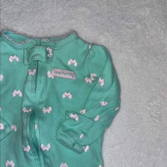 (2 for $10) Carter's Green and Pink bow Footie / sleeper One Piece 🎀 - Picture 5 of 6